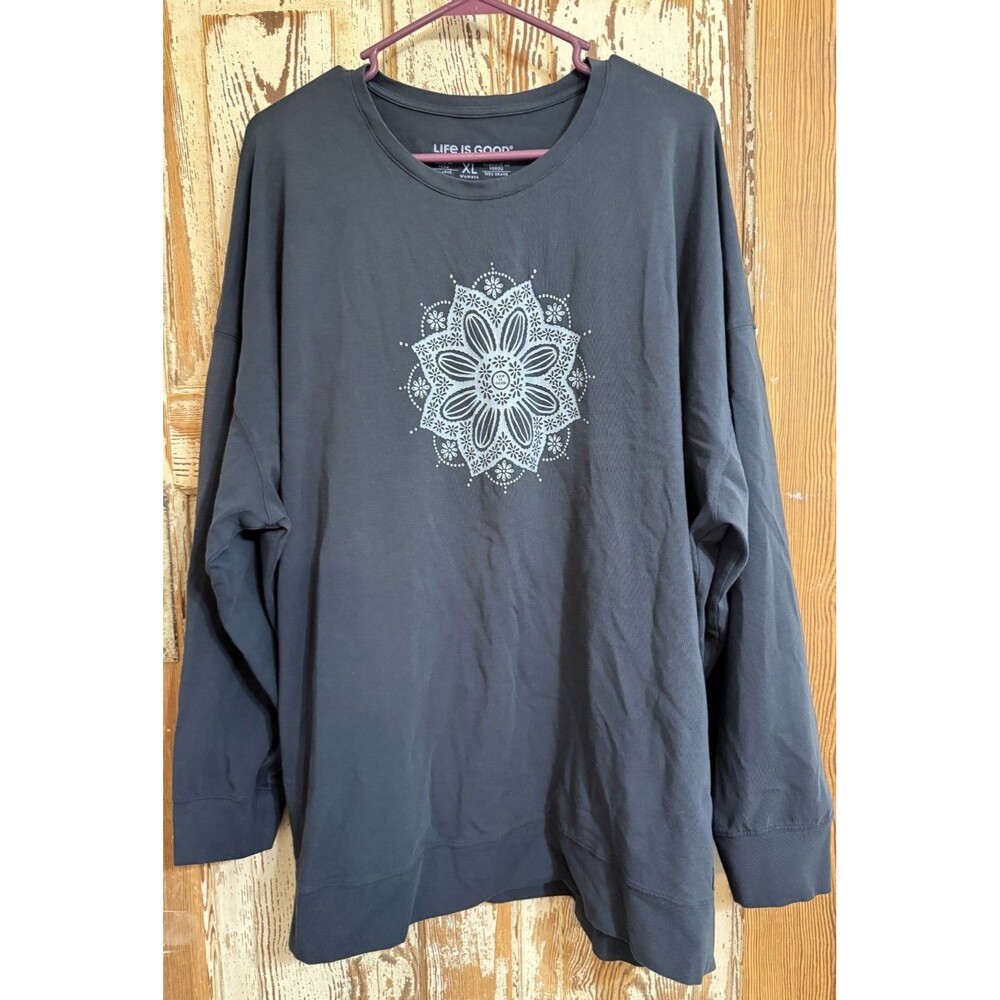 Women's Life is Good Crusher-FLEX Oversized Mandala Daisy LS Shirt - Gray - XL